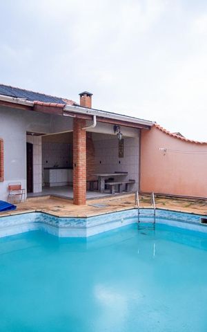 Casa de condomínio para alugar com 315m², 3 quartos e 4 vagas Casa de condomínio para alugar com 315m², 3 quartos e 4 vagasÁrea externa