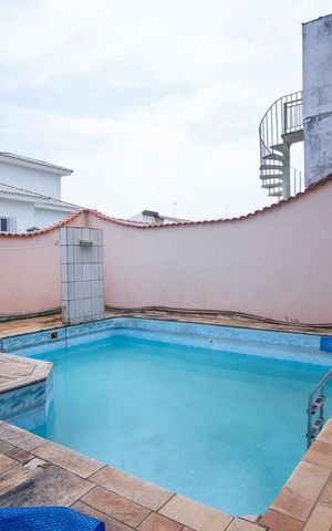 Casa de condomínio para alugar com 315m², 3 quartos e 4 vagas Casa de condomínio para alugar com 315m², 3 quartos e 4 vagasÁrea externa