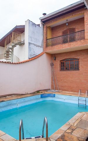 Casa de condomínio para alugar com 315m², 3 quartos e 4 vagas Casa de condomínio para alugar com 315m², 3 quartos e 4 vagasÁrea externa