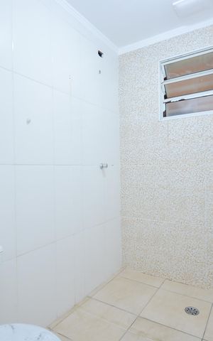 Casa para alugar com 250m², 2 quartos e 2 vagasBanheiro