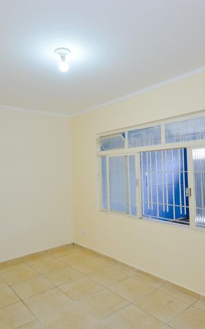 Casa para alugar com 250m², 2 quartos e 2 vagasSala