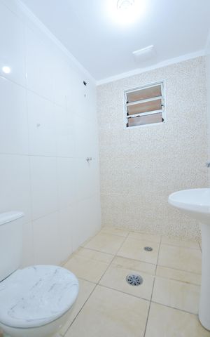 Casa para alugar com 250m², 2 quartos e 2 vagasBanheiro