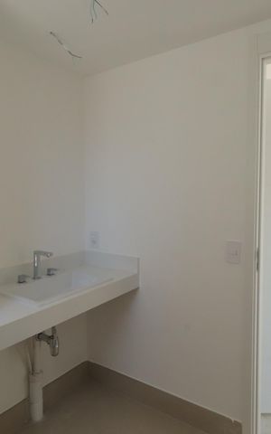 Apartamento à venda com 105m², 2 quartos e 2 vagasBanheiro da Suíte 1