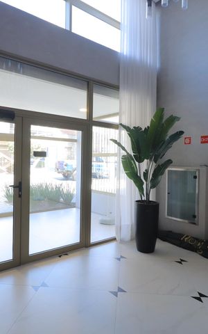 Apartamento à venda com 105m², 2 quartos e 2 vagasHall social
