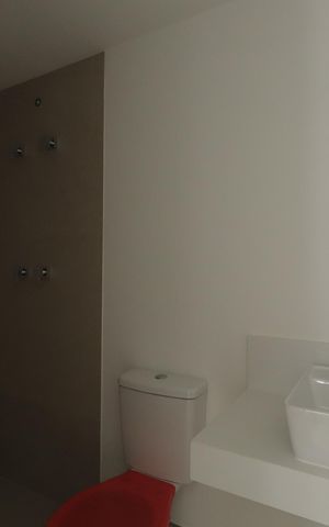 Apartamento à venda com 105m², 2 quartos e 2 vagasBanheiro da Suíte 2