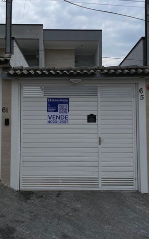 Casa à venda com 125m², 3 quartos e 4 vagas Casa à venda com 125m², 3 quartos e 4 vagasFachada+Placa