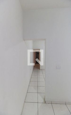 Casa para alugar com 62m², 2 quartos e sem vaga Casa para alugar com 62m², 2 quartos e sem vagaCorredor
