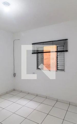 Casa para alugar com 62m², 2 quartos e sem vaga Casa para alugar com 62m², 2 quartos e sem vagaQuarto