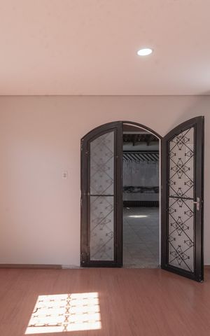 Casa para alugar com 240m², 3 quartos e 4 vagas Casa para alugar com 240m², 3 quartos e 4 vagasSala