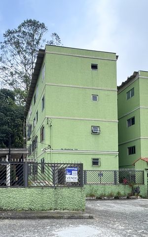 Casa à venda com 57m², 2 quartos e 1 vaga Casa à venda com 57m², 2 quartos e 1 vagaFachada