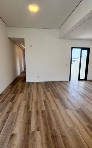 Casa à venda com 84m², 3 quartos e 2 vagas