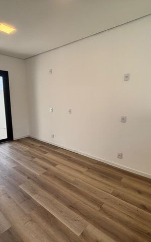 Casa à venda com 84m², 3 quartos e 2 vagas
