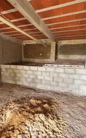 Casa à venda com 84m², 3 quartos e 2 vagas