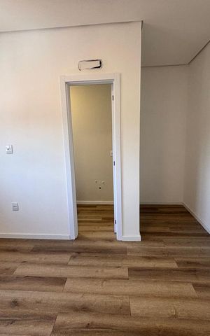 Casa à venda com 84m², 3 quartos e 2 vagas