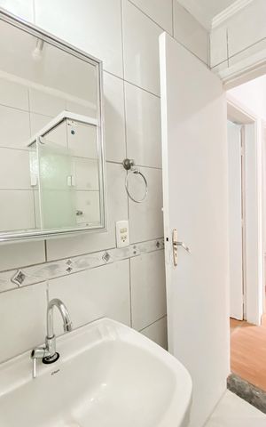 Apartamento à venda com 52m², 2 quartos e 1 vaga Apartamento à venda com 52m², 2 quartos e 1 vagaBanheiro
