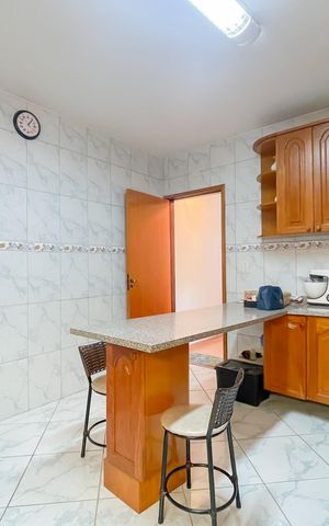 Casa para alugar com 128m², 3 quartos e 4 vagas Casa para alugar com 128m², 3 quartos e 4 vagasCozinha
