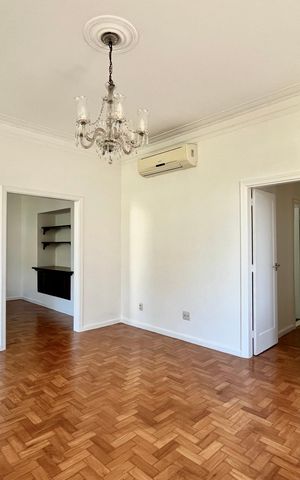 Apartamento para alugar com 135m², 3 quartos e 1 vaga Apartamento para alugar com 135m², 3 quartos e 1 vagaSala