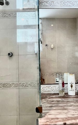 Apartamento para alugar com 135m², 3 quartos e 1 vaga Apartamento para alugar com 135m², 3 quartos e 1 vagaBanheiro da Suíte