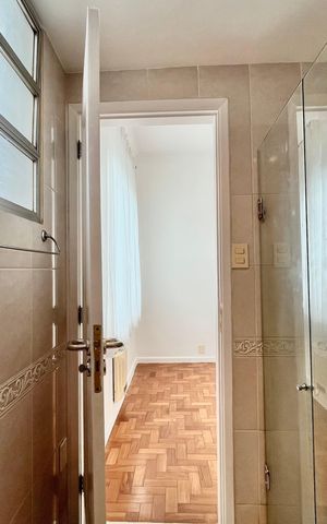 Apartamento para alugar com 135m², 3 quartos e 1 vaga Apartamento para alugar com 135m², 3 quartos e 1 vagaBanheiro social