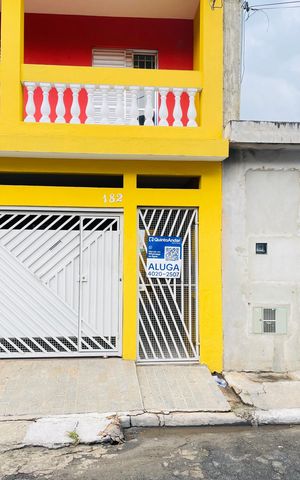 Casa para alugar com 50m², 1 quarto e sem vaga Casa para alugar com 50m², 1 quarto e sem vagaFachada com placa instalada