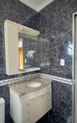 Casa para alugar com 150m², 1 quarto e 1 vagaBanheiro 1