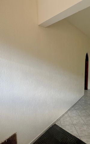 Casa para alugar com 150m², 1 quarto e 1 vagaHall corredor