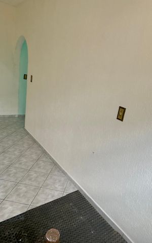 Casa para alugar com 150m², 1 quarto e 1 vagaHall corredor