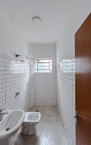 Casa para alugar com 100m², 3 quartos e 2 vagasBanheiro