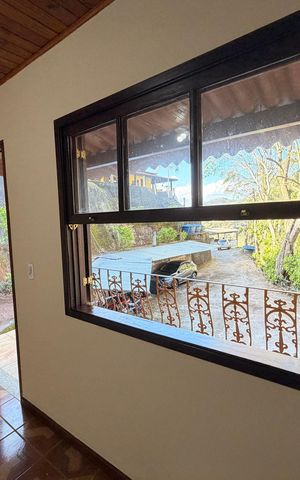 Casa para alugar com 60m², 2 quartos e 1 vagaSalas