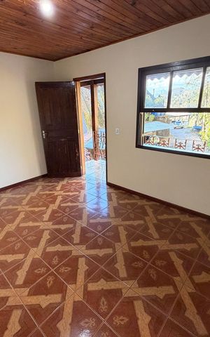 Casa para alugar com 60m², 2 quartos e 1 vagaSalas