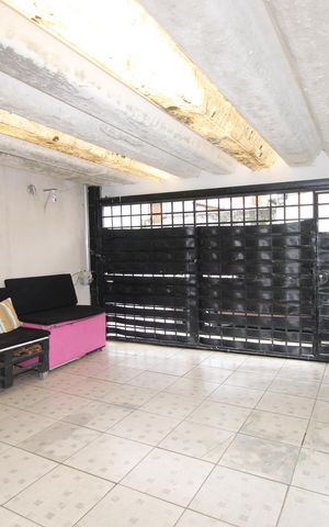 Casa à venda com 62m², 3 quartos e 2 vagasGaragem