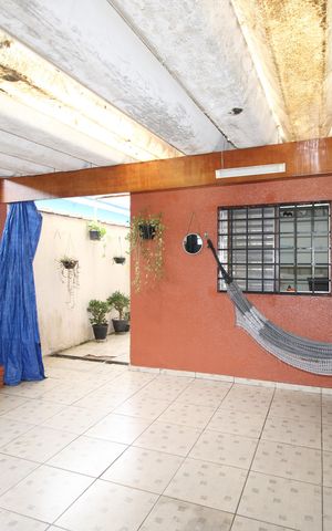 Casa à venda com 62m², 3 quartos e 2 vagasGaragem