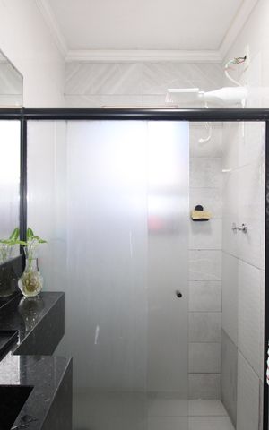 Casa à venda com 62m², 3 quartos e 2 vagasBanheiro