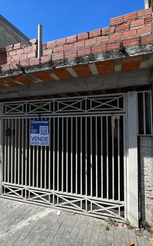 Casa à venda com 125m², 3 quartos e 2 vagas Casa à venda com 125m², 3 quartos e 2 vagasFachada+Placa