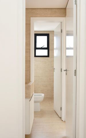 Apartamento à venda com 158m², 3 quartos e 4 vagas Apartamento à venda com 158m², 3 quartos e 4 vagasSuíte 1 - Banheiro