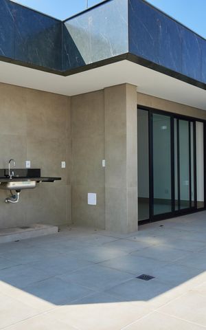 Apartamento à venda com 158m², 3 quartos e 4 vagas Apartamento à venda com 158m², 3 quartos e 4 vagasÁrea Privativa da Cobertura