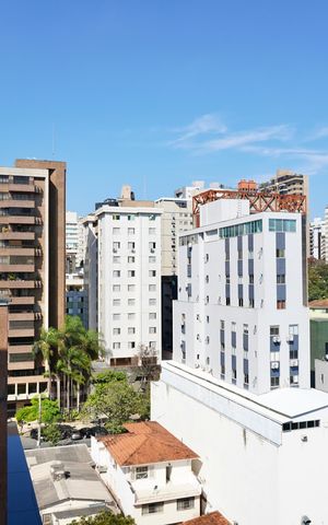 Apartamento à venda com 158m², 3 quartos e 4 vagas Apartamento à venda com 158m², 3 quartos e 4 vagasVista