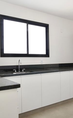 Apartamento à venda com 158m², 3 quartos e 4 vagas Apartamento à venda com 158m², 3 quartos e 4 vagasCozinha e Área de Serviço