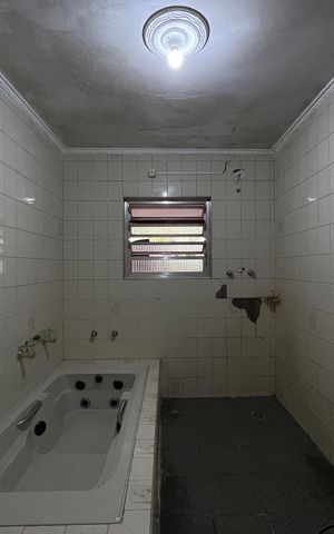 Casa para alugar com 100m², 2 quartos e 3 vagasBanheiro
