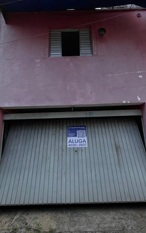 Casa para alugar com 100m², 2 quartos e 3 vagasFachada+Placa 