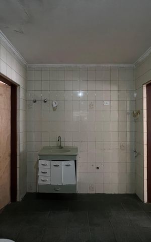 Casa para alugar com 100m², 2 quartos e 3 vagasBanheiro