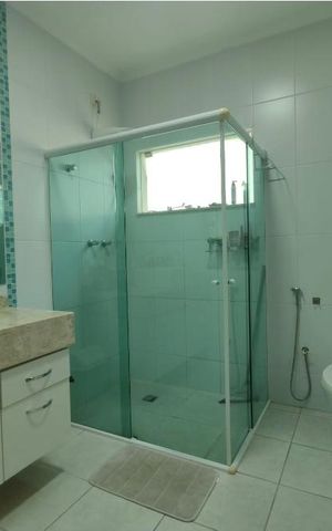 Casa de condomínio à venda com 312m², 5 quartos e 4 vagas Casa de condomínio à venda com 312m², 5 quartos e 4 vagasBanheiro