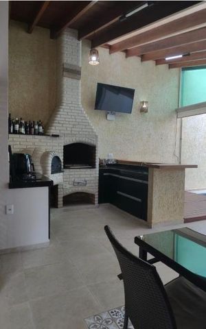 Casa de condomínio à venda com 312m², 5 quartos e 4 vagas Casa de condomínio à venda com 312m², 5 quartos e 4 vagasÁrea externa
