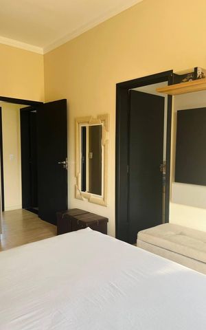 Casa de condomínio à venda com 312m², 5 quartos e 4 vagas Casa de condomínio à venda com 312m², 5 quartos e 4 vagasQuarto