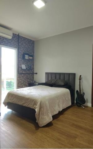 Casa de condomínio à venda com 312m², 5 quartos e 4 vagas Casa de condomínio à venda com 312m², 5 quartos e 4 vagasQuarto