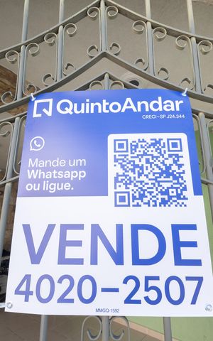 Casa à venda com 237m², 6 quartos e 1 vaga Casa à venda com 237m², 6 quartos e 1 vagaPlaquinha