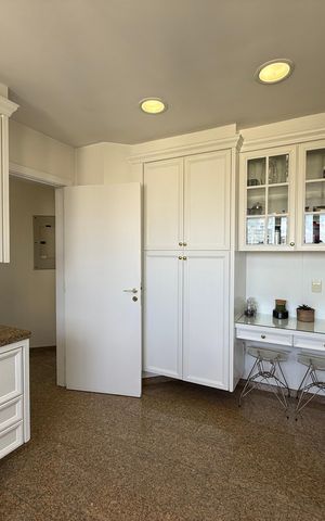 Apartamento à venda com 288m², 3 quartos e 3 vagas