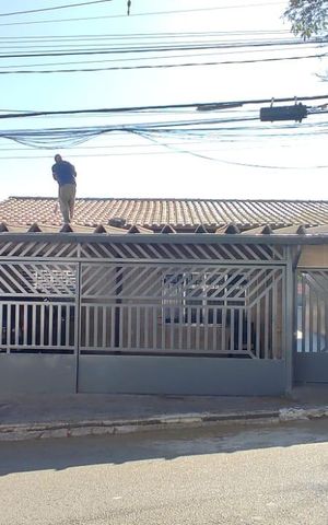 Casa para alugar com 70m², 2 quartos e sem vaga Casa para alugar com 70m², 2 quartos e sem vagaFachada