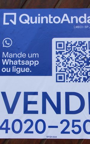 Casa à venda com 180m², 5 quartos e 2 vagasFachada