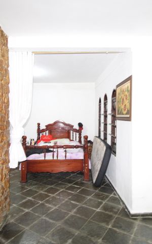 Casa à venda com 180m², 5 quartos e 2 vagasSala